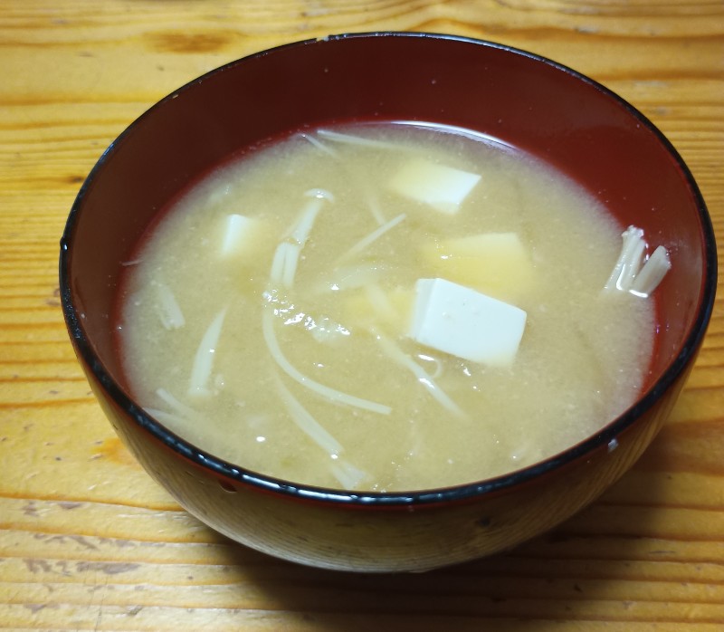 大根と豆腐のみそ汁